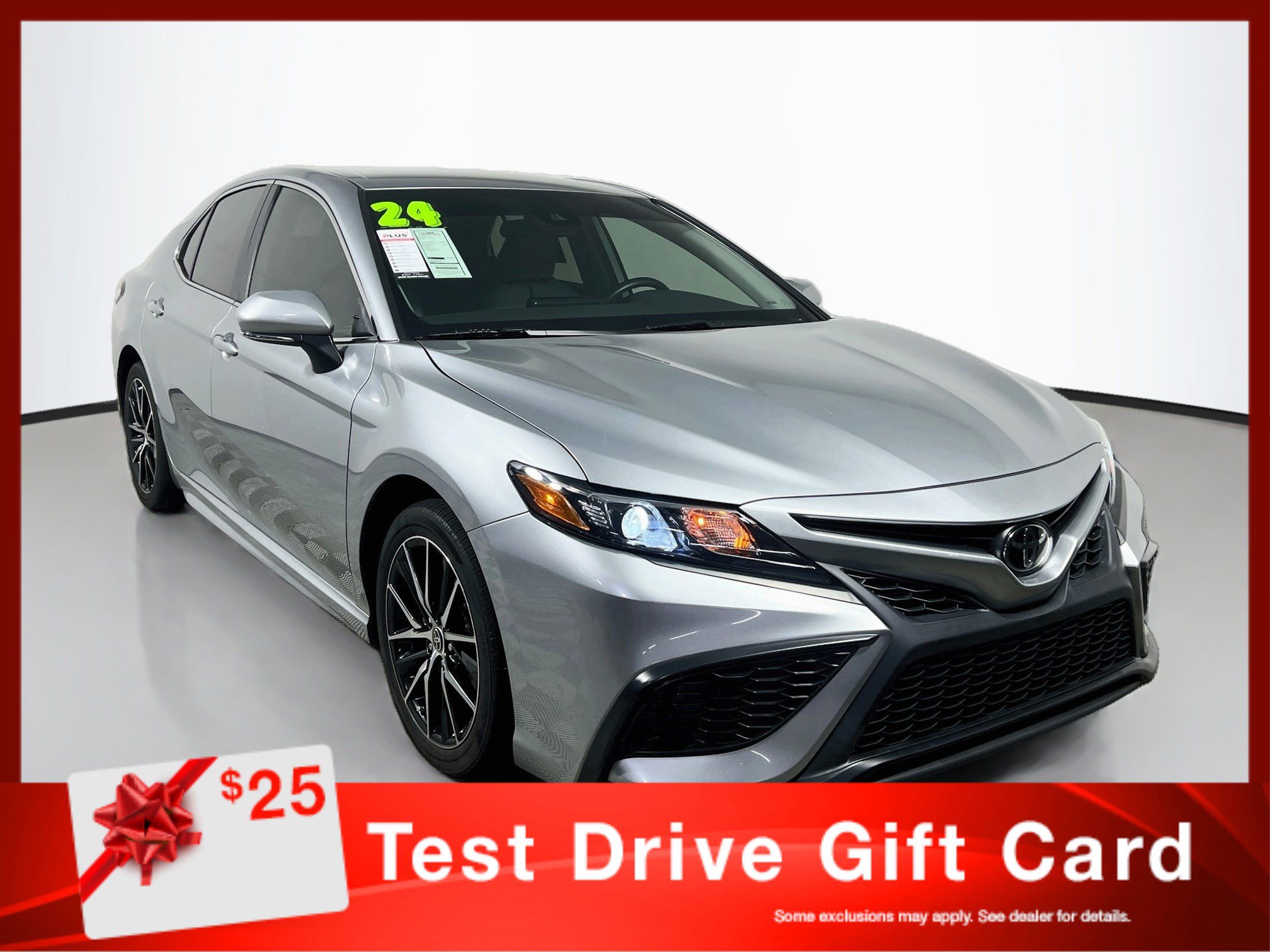 Used 2024 Toyota Camry SE FWD image 1