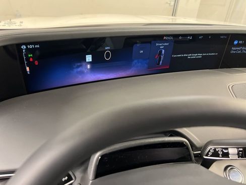 New 2026 Lincoln Nautilus Premier w/ Equipment Group 102A image 24