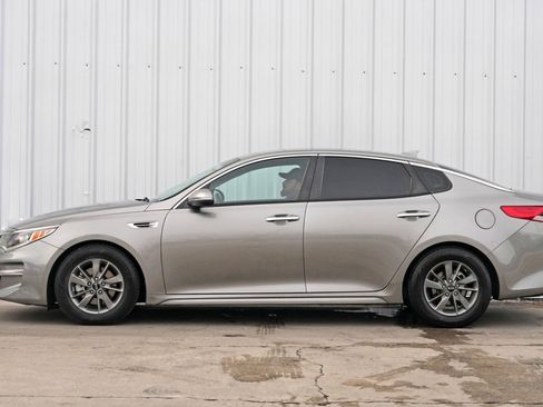 Used 2018 Kia Optima LX image 41