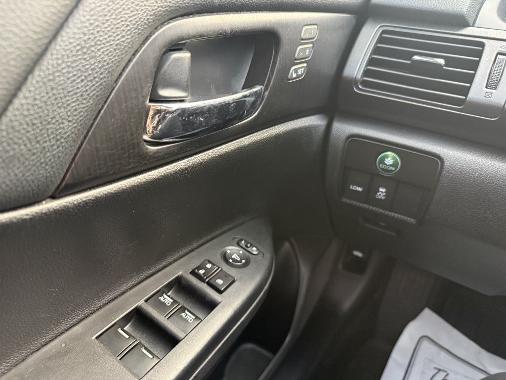 Used 2013 Honda Accord EX-L image 32