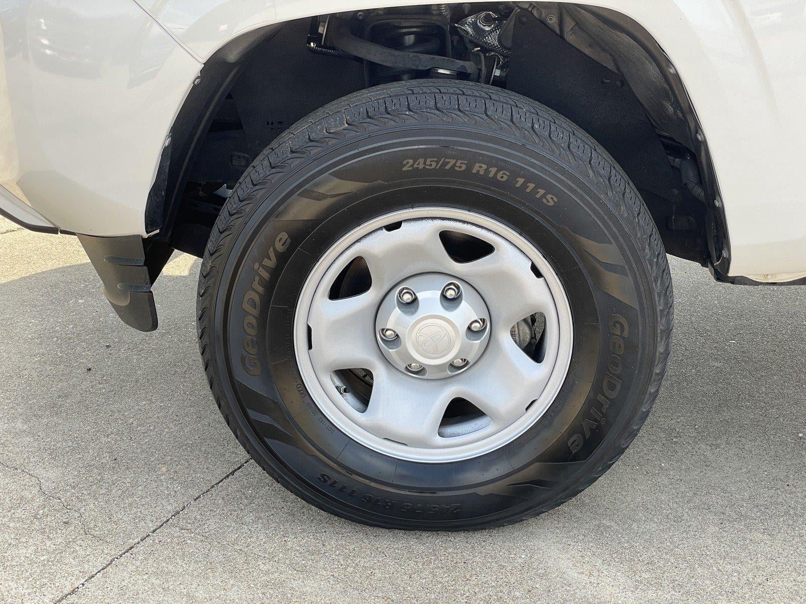 Used 2022 Toyota Tacoma SR AWD/4WD image 45
