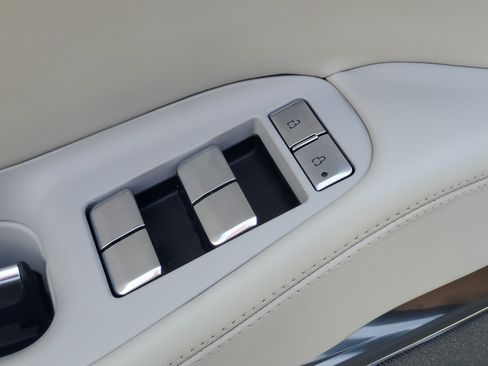 New 2026 Lincoln Navigator Reserve w/ Jet Appearance Package AWD/4WD image 10
