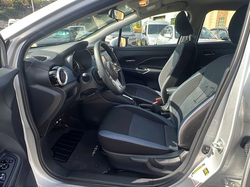 Used 2025 Nissan Versa SV image 25