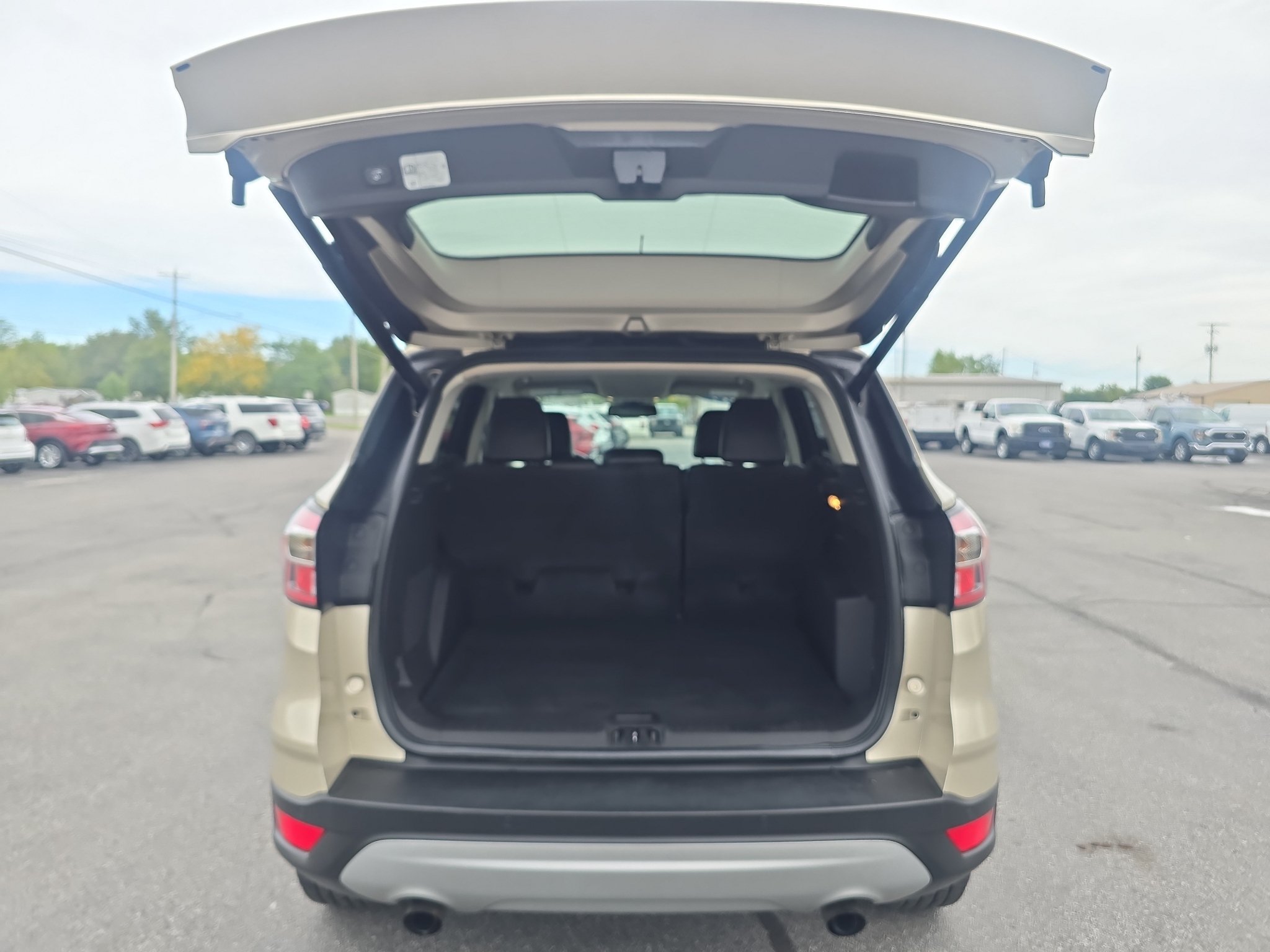 Used 2017 Ford Escape Titanium FWD image 10