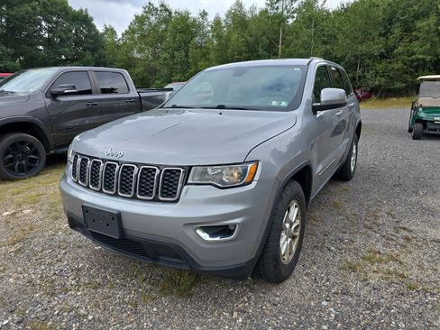 Used 2018 Jeep Grand Cherokee Laredo AWD/4WD image 7
