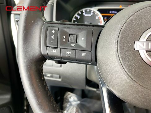 Used 2023 Nissan Rogue SL AWD/4WD image 13