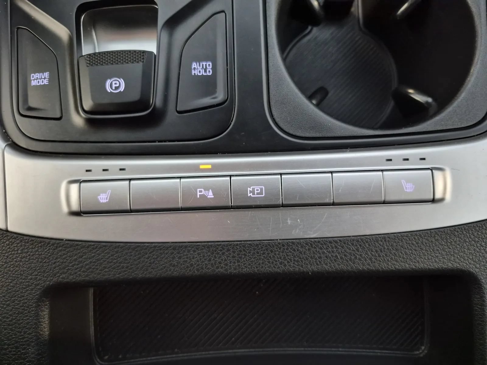 Used 2025 Kia Carnival FWD image 34
