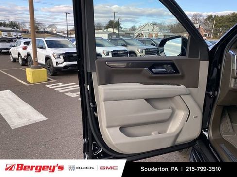 New 2026 GMC Yukon XL Elevation image 25