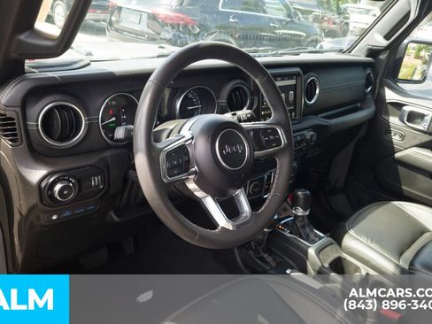 Used 2023 Jeep Wrangler Unlimited Sahara w/ Cold Weather Group AWD/4WD image 5