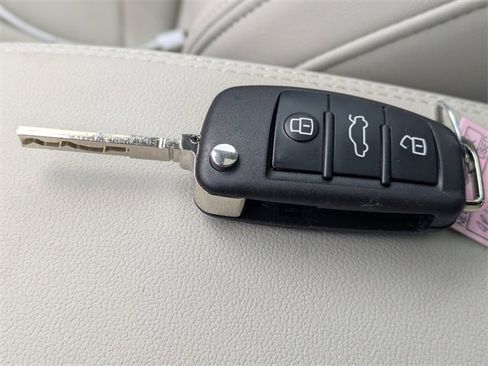 Used 2024 Audi Q3 2.0T Premium Plus image 31