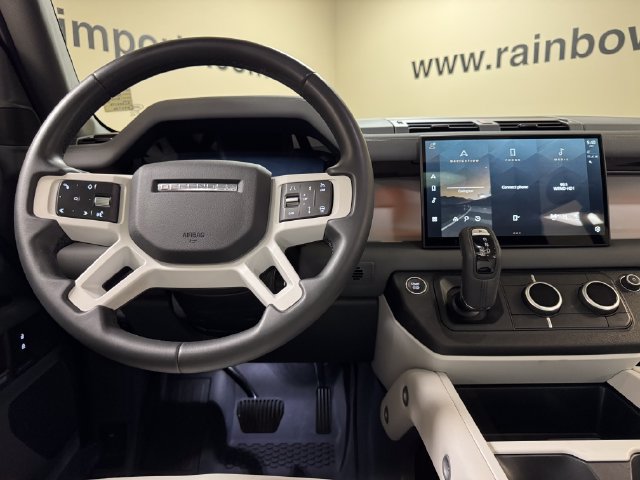 Used 2025 Land Rover Defender 110 S AWD/4WD image 9