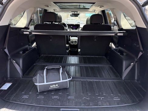 Used 2023 Kia Sorento EX w/ Panoramic Sunroof Package FWD image 6