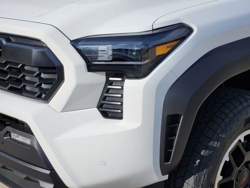 New 2025 Toyota Tacoma TRD Off-Road AWD/4WD image 7