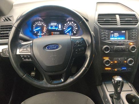 Used 2019 Ford Explorer XLT image 22