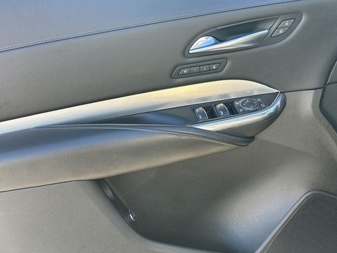 Used 2020 Cadillac XT4 Premium Luxury image 10