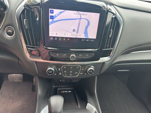 Used 2023 Chevrolet Traverse RS FWD image 3
