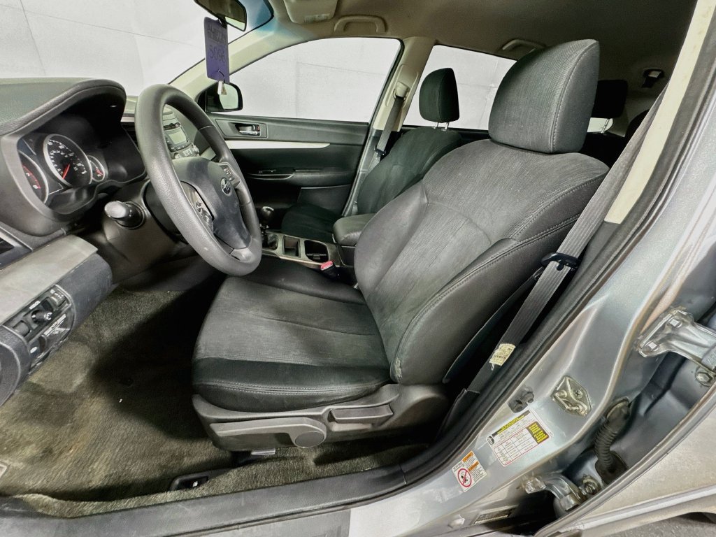 Used 2013 Subaru Outback 2.5i AWD/4WD image 22