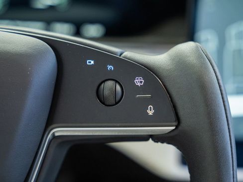 Used 2022 Tesla Model S Plaid image 24