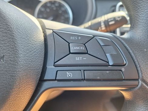 Certified 2025 Nissan Kicks Play S image 12