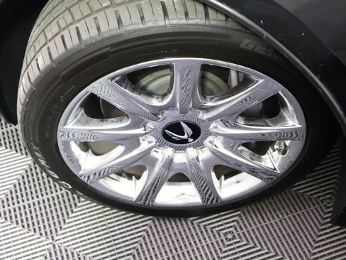 Used 2013 Hyundai Equus Signature RWD image 18