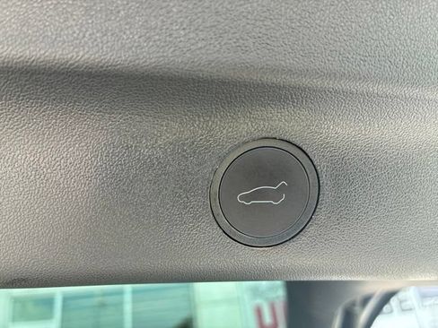 Used 2024 Tesla Model Y Long Range AWD/4WD image 9