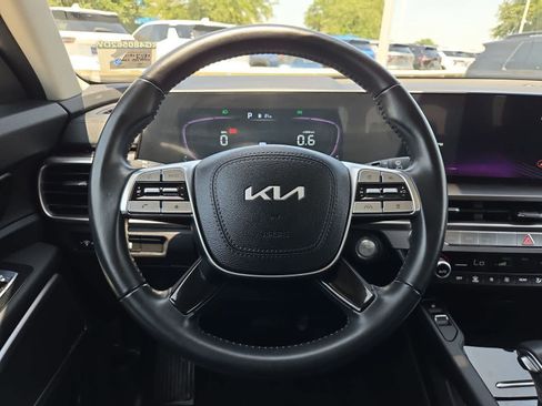 Certified 2024 Kia Telluride S FWD image 20
