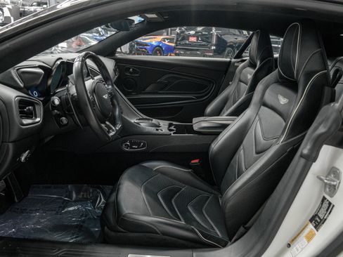 Used 2019 Aston Martin DBS Superleggera image 32