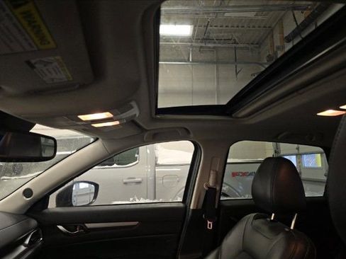 Used 2019 MAZDA CX-5 Touring image 11