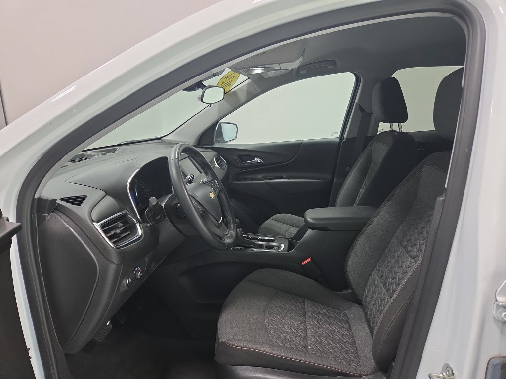 Used 2024 Chevrolet Equinox LT AWD/4WD image 24