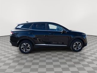 Used 2025 Kia Sportage LX video 2