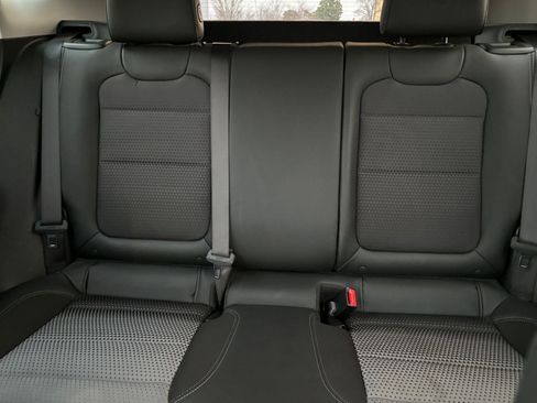 Used 2025 Chevrolet Trax LT image 36