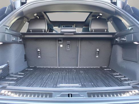 Used 2025 Land Rover Range Rover Velar Dynamic SE image 17