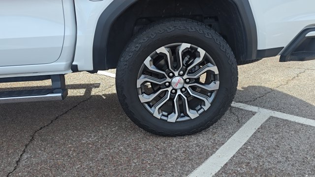 Used 2024 GMC Canyon Denali AWD/4WD image 15