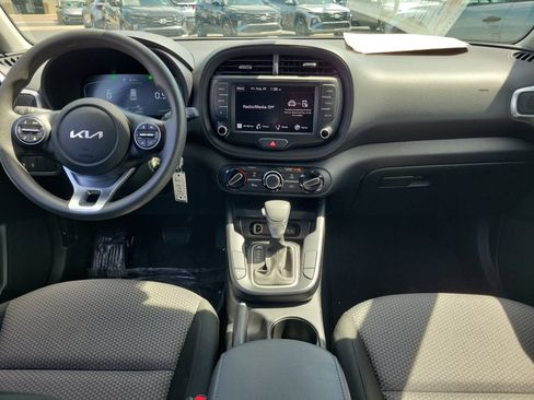 Used 2024 Kia Soul LX w/ Option Group 015 image 9