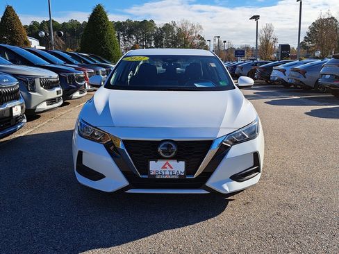 Used 2022 Nissan Sentra SV image 3