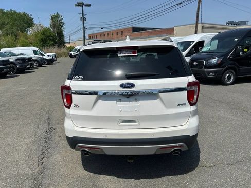 Used 2017 Ford Explorer XLT w/ Equipment Group 202A AWD/4WD image 3