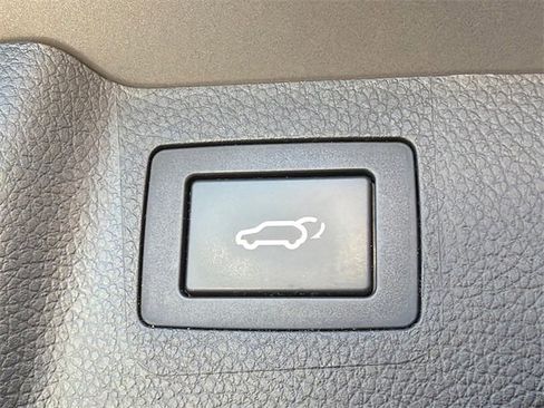 Used 2018 Hyundai Santa Fe Sport w/ 2.0T Ultimate Tech Package 05 image 19