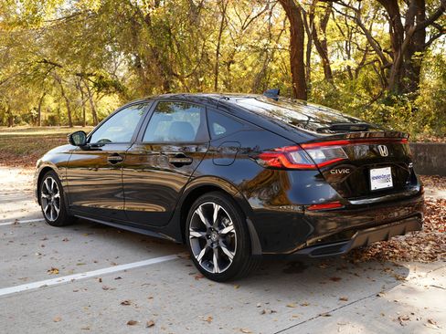 Certified 2025 Honda Civic Sport Touring image 7