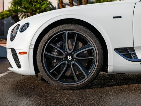 Used 2024 Bentley Continental GT image 6