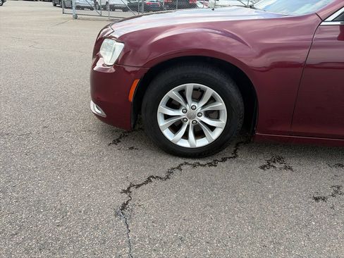 Used 2016 Chrysler 300 Limited RWD image 26