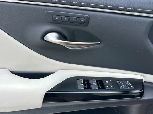 Used 2023 Lexus ES 350 w/ Premium Package FWD image 10