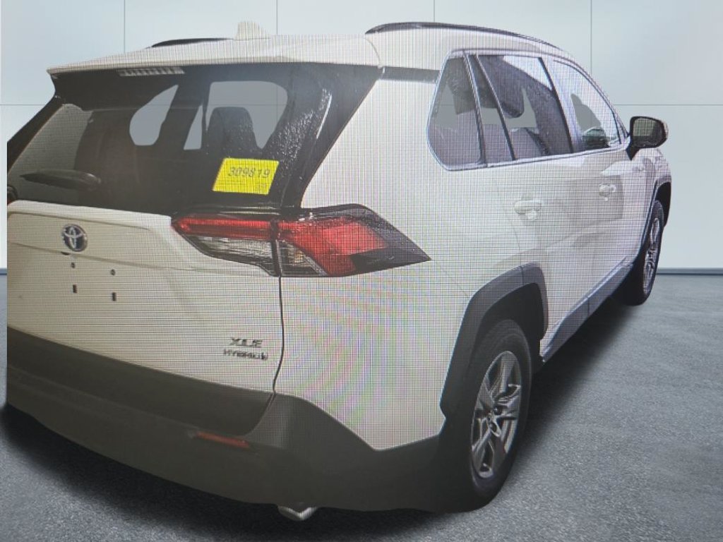 Used 2023 Toyota RAV4 XLE w/ Convenience Package AWD/4WD image 5