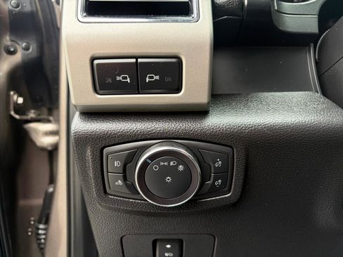 Used 2020 Ford F250 Lariat w/ Chrome Package image 13