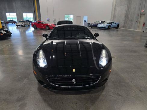 Used 2012 Ferrari California RWD image 5