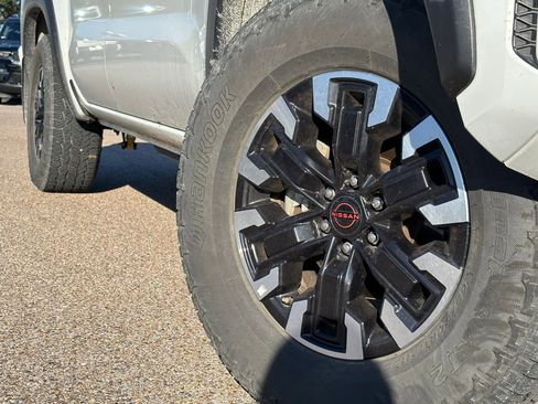 Used 2024 Nissan Frontier PRO-4X w/ Technology Package image 2