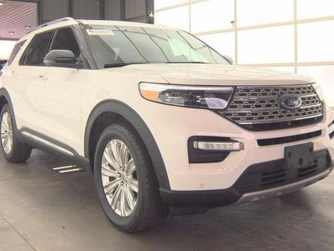 Used 2022 Ford Explorer Limited w/ Equipment Group 301A image 7