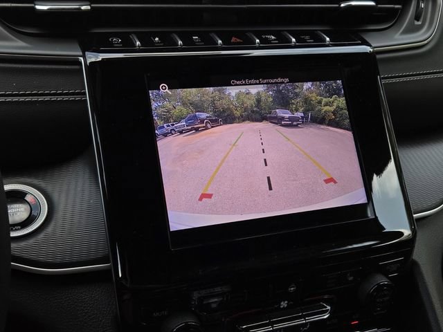 Used 2025 Jeep Grand Cherokee Altitude AWD/4WD image 28