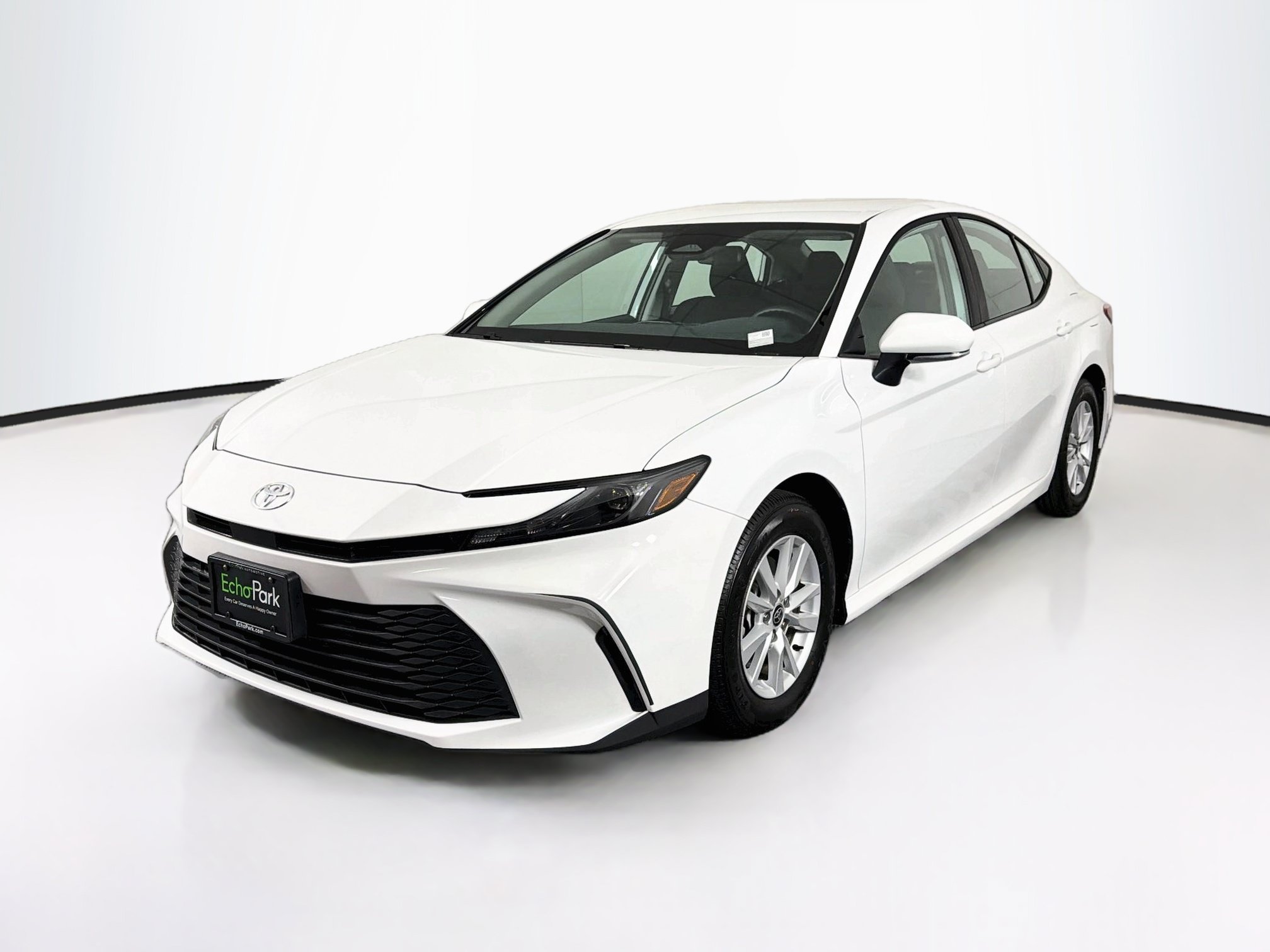 Used 2026 Toyota Camry LE FWD image 3