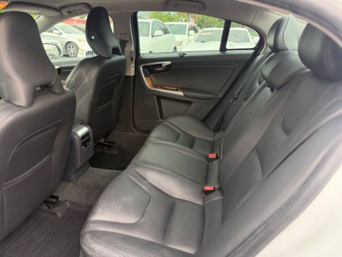 Used 2016 Volvo S60 T5 Inscription Platinum w/ Climate Package FWD image 11