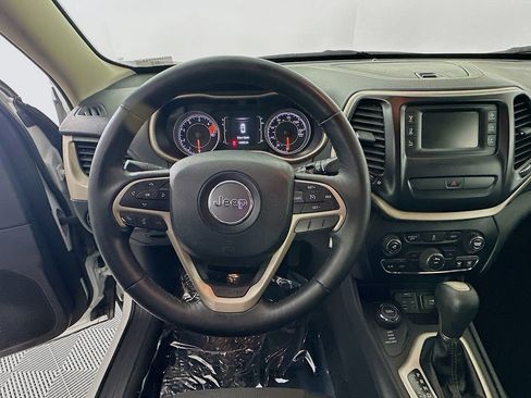 Used 2016 Jeep Cherokee Latitude w/ Cold Weather Group AWD/4WD image 15